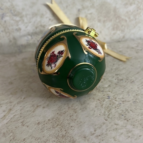 Limoges Style Christmas Ornament Egg Music Box - Picture 5 of 6